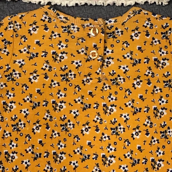 2 Long Sleeve Shirts. Floral print. 18 months. Cream/yellow/multi color. - Picture 4 of 7